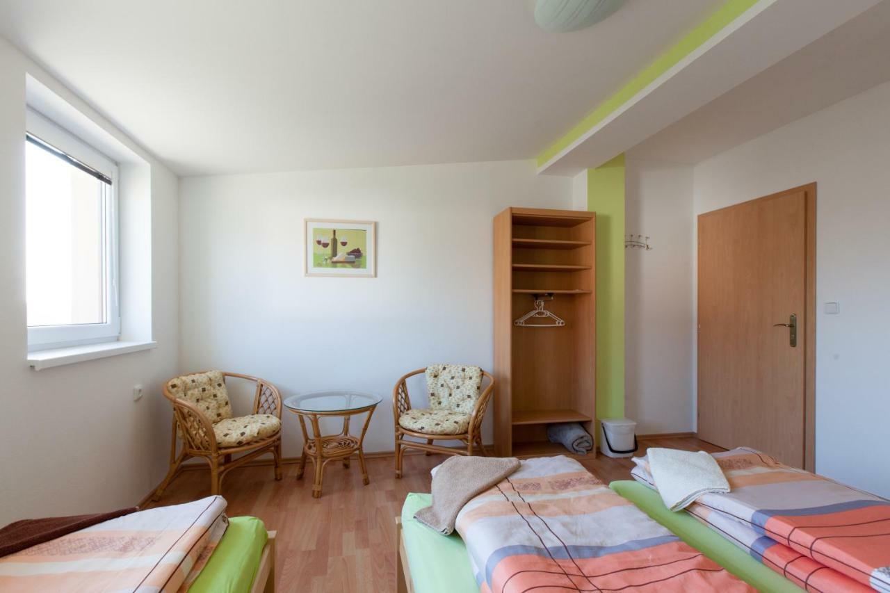 Sklipek Vinarstvi Paul Hotel Velké Bílovice Kültér fotó